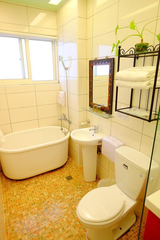 Moon House B&B Hualien Extérieur photo
